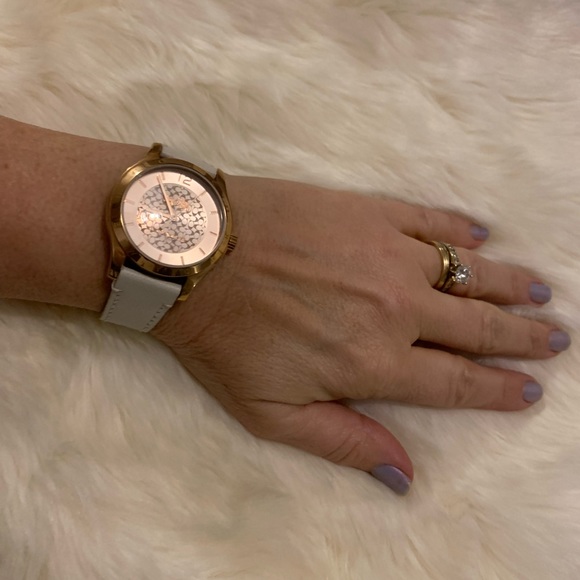 Authentic COACH Rose Gold Dial Signature C WATCH Ivory Genuine Leather Band - Picture 2 of 16